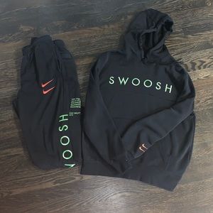 Nike sweatsuit slightly worn in great condition